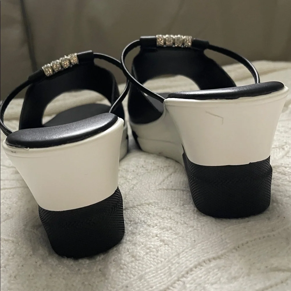 Fashion Nova Black and White Platform Wedge Slides